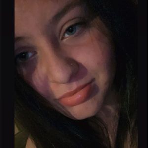 Meet your Posher, Carly